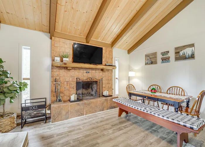 Near Fossil Creek & Trails: Scenic Cabin! Pine
