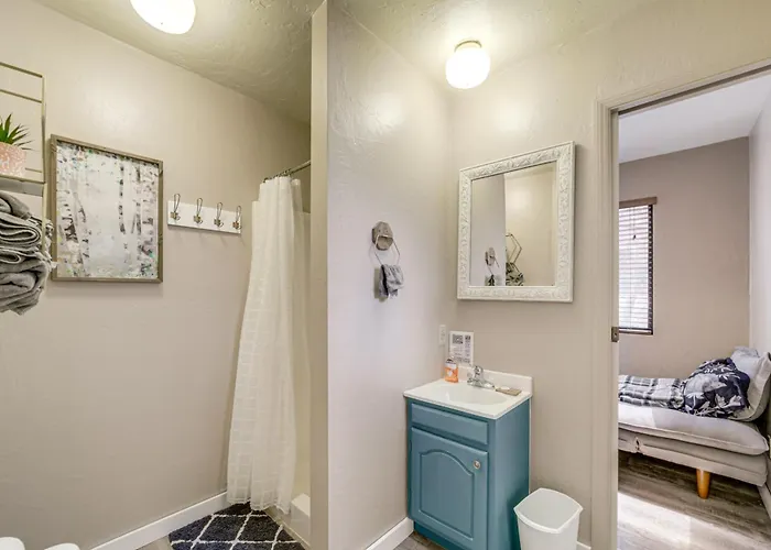 Near Fossil Creek & Trails: Scenic Cabin! Holiday home Pine